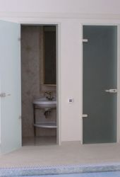 Стеклянные двери для душа, ванной и туалета